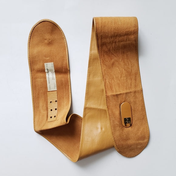 Emmanuel | Vintage Leather Wrap Belt - Picture 4 of 15